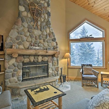 Comfy Lutsen Mountain Villa With Balcony And Grill Екстериор снимка